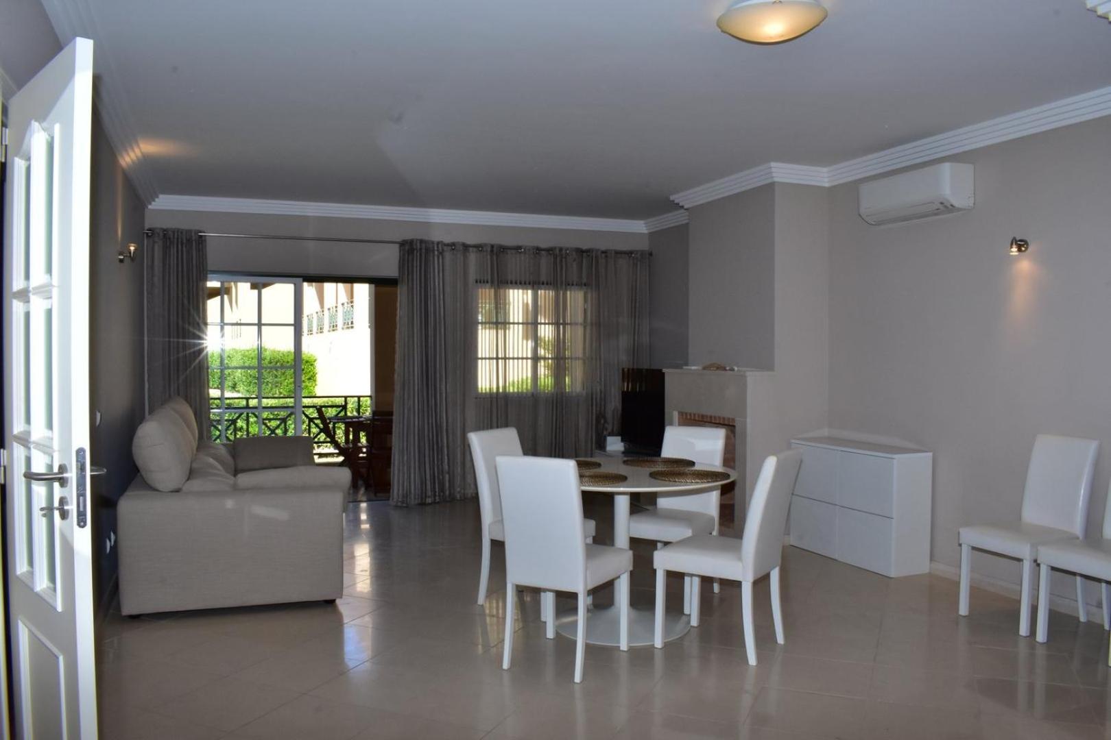 The Albufeira Concierge - Villa Santa Eulalia Ольос де Агуа Екстериор снимка
